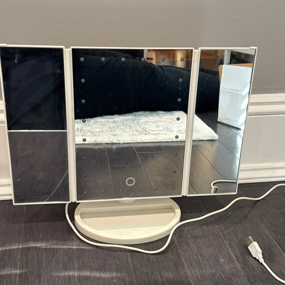 NWOT Light Up Plug In Tri-Fold Vanity Mirror with LED Lights